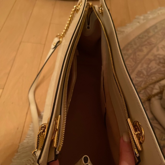 Authentic Gucci bag in prestige collection - Picture 3 of 6